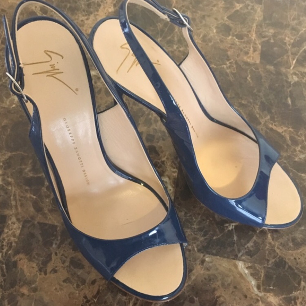 Authentic Giuseppe Zanotti blue open toed sandal